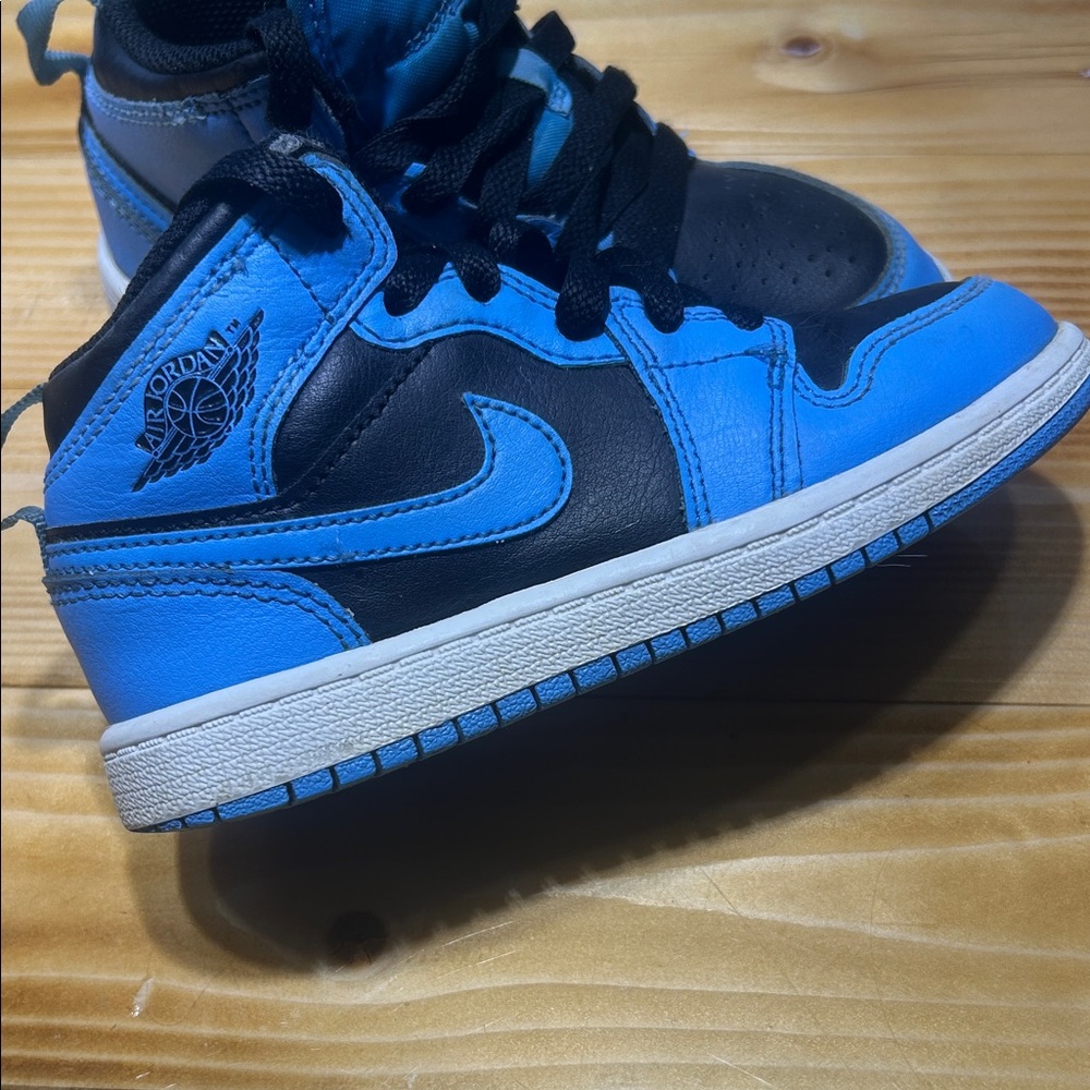 Nike Air Jordan 1 Mid Boys Size 11C Black/sky blue Casual Leather Shoes Sneakers